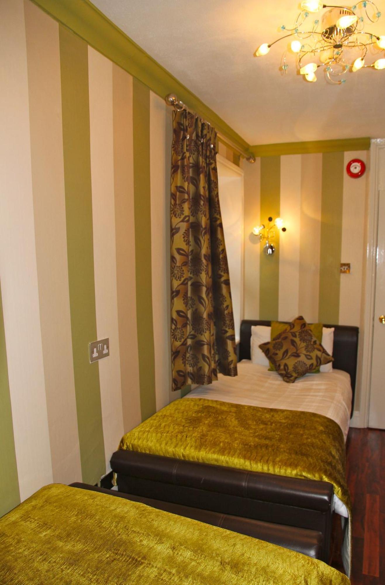 Crompton Guest House Hounslow Exterior foto