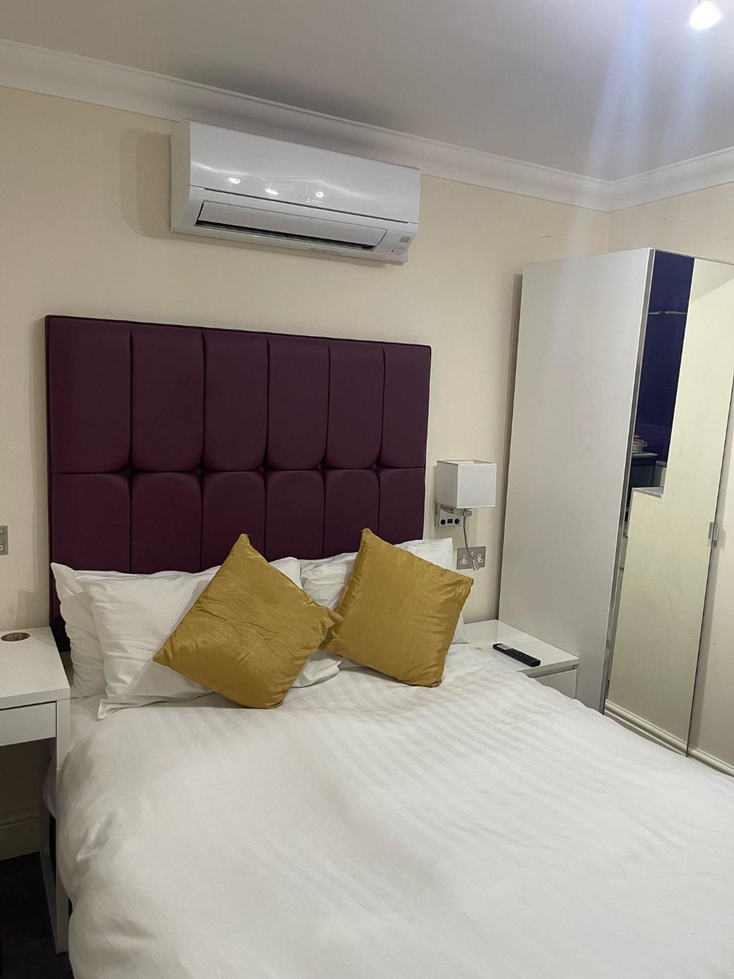 Crompton Guest House Hounslow Exterior foto