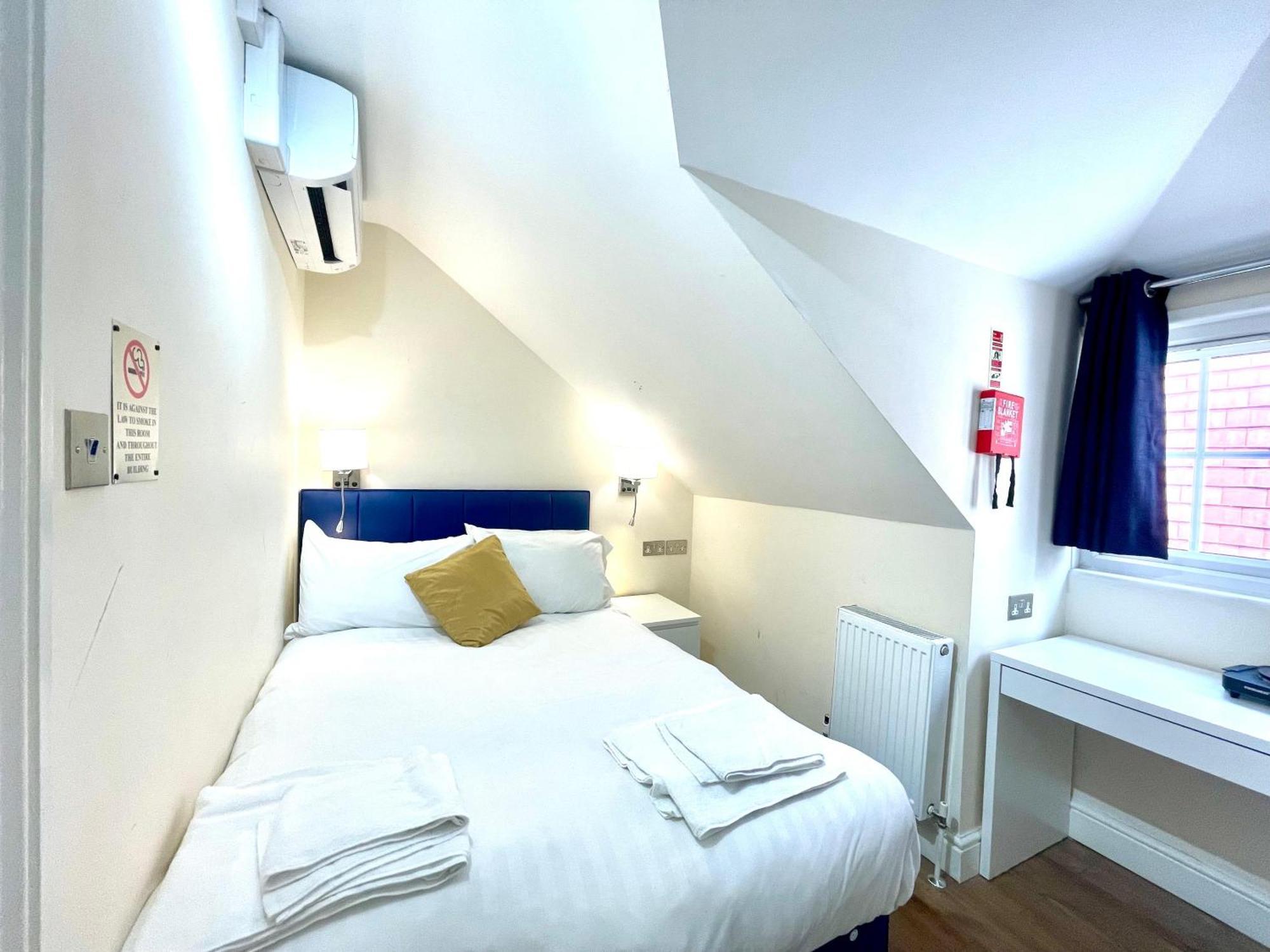 Crompton Guest House Hounslow Exterior foto