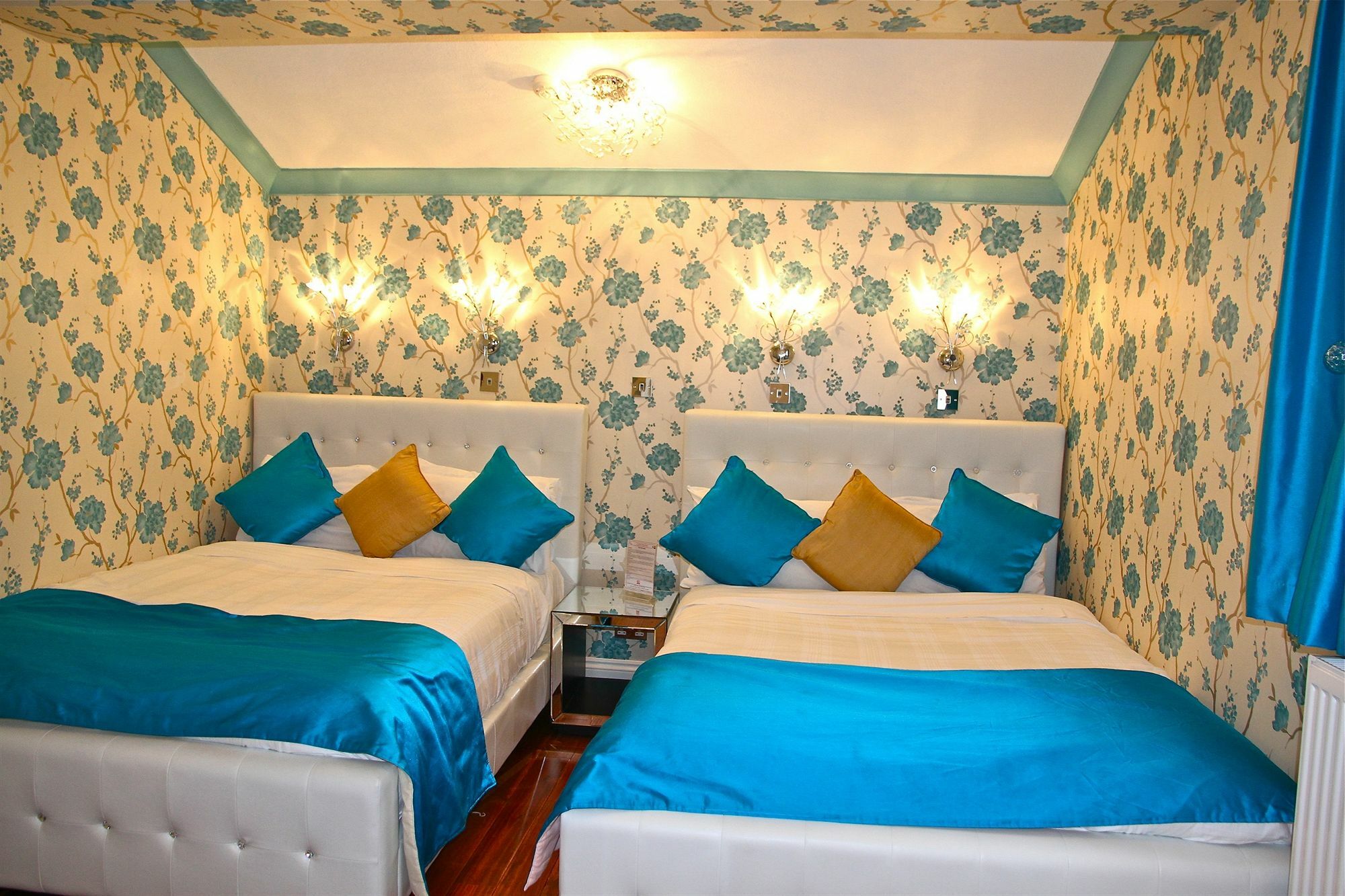 Crompton Guest House Hounslow Exterior foto